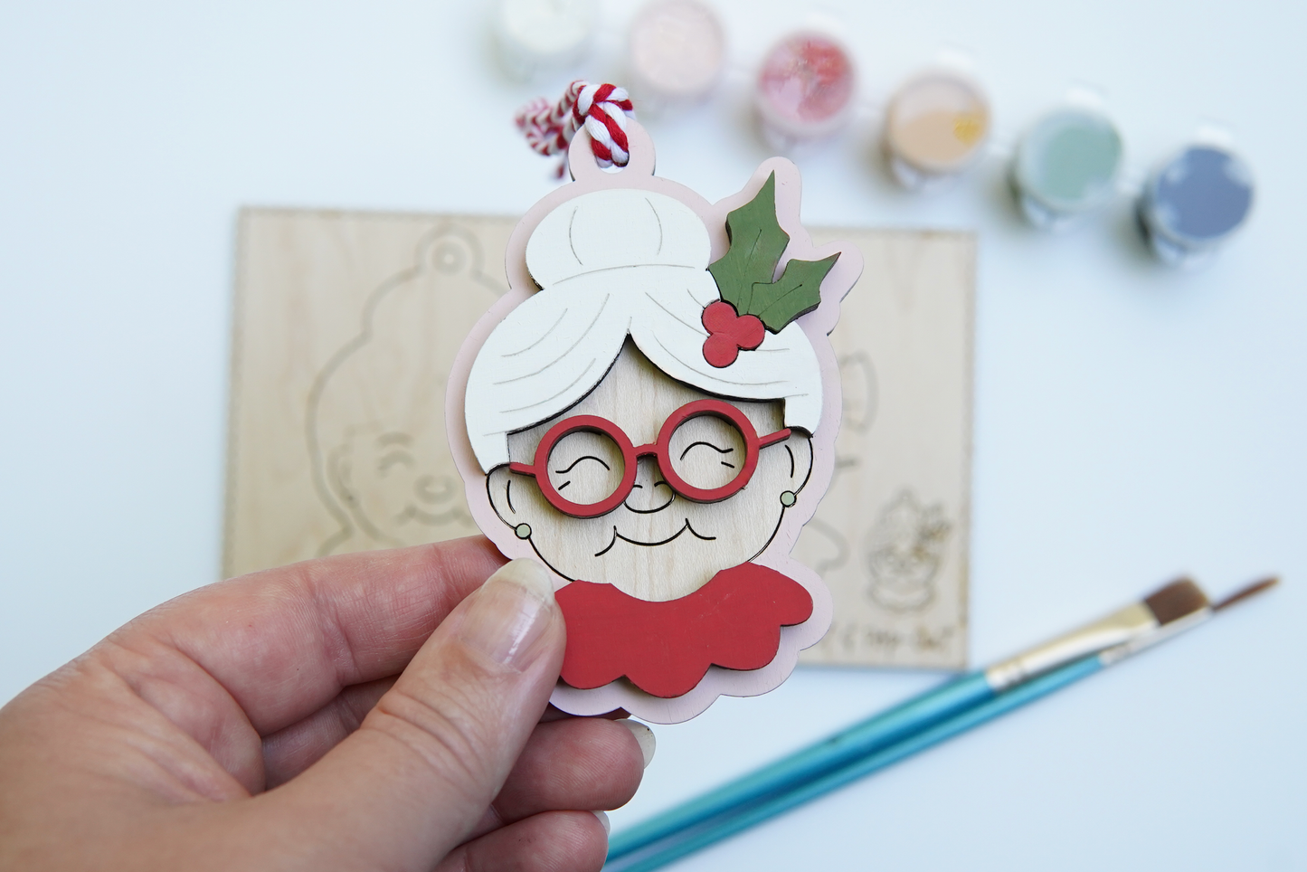 Mrs. Claus Paint and Pop-Out Ornament Kit