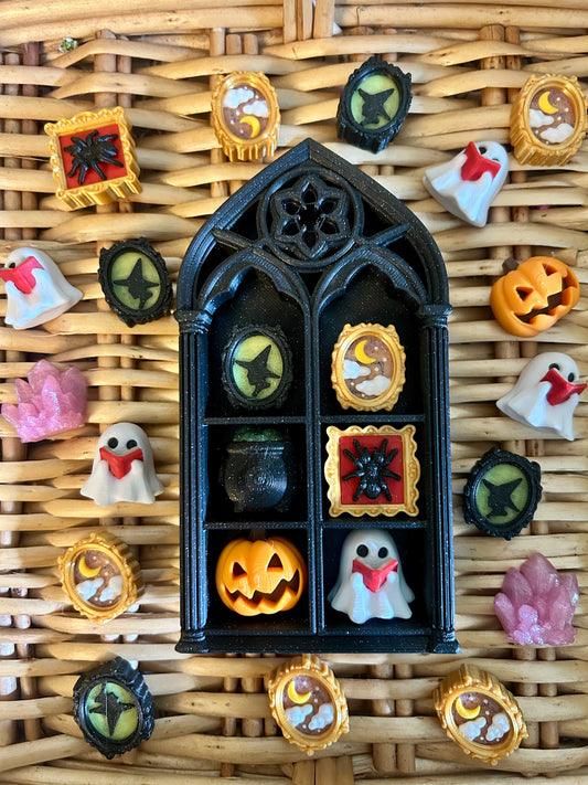 Spooky Gothic Bookshelf - 6 Clicker
